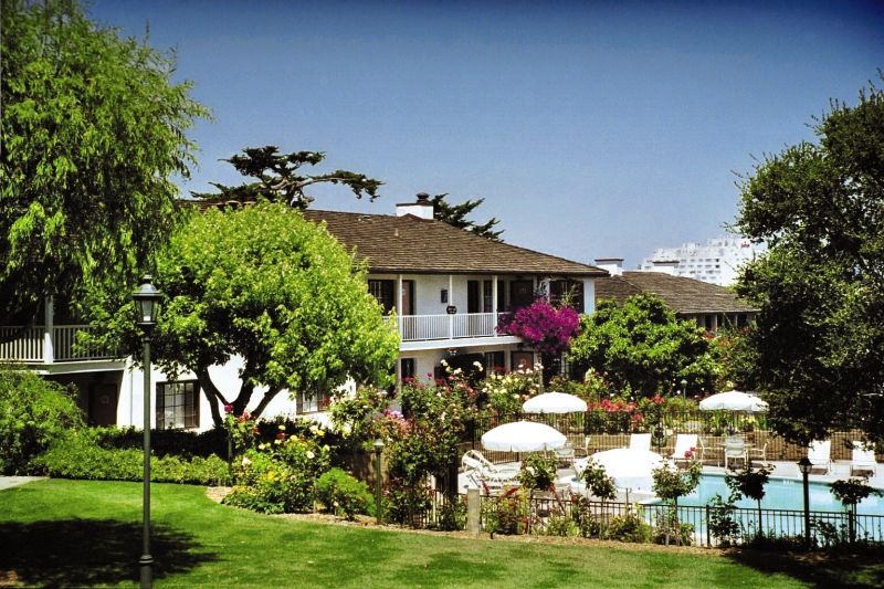 Casa Munras Garden Hotel & Spa Монтерей Екстериор снимка